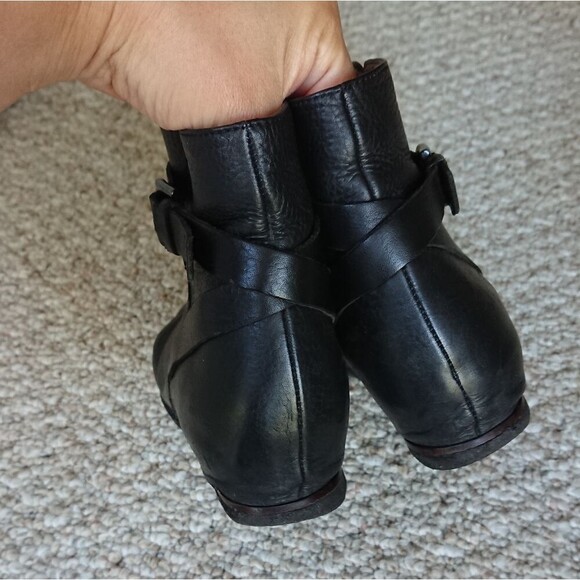 Amalfi by Rangoni black leather Ankle Booties size 6.5 - Picture 9 of 12